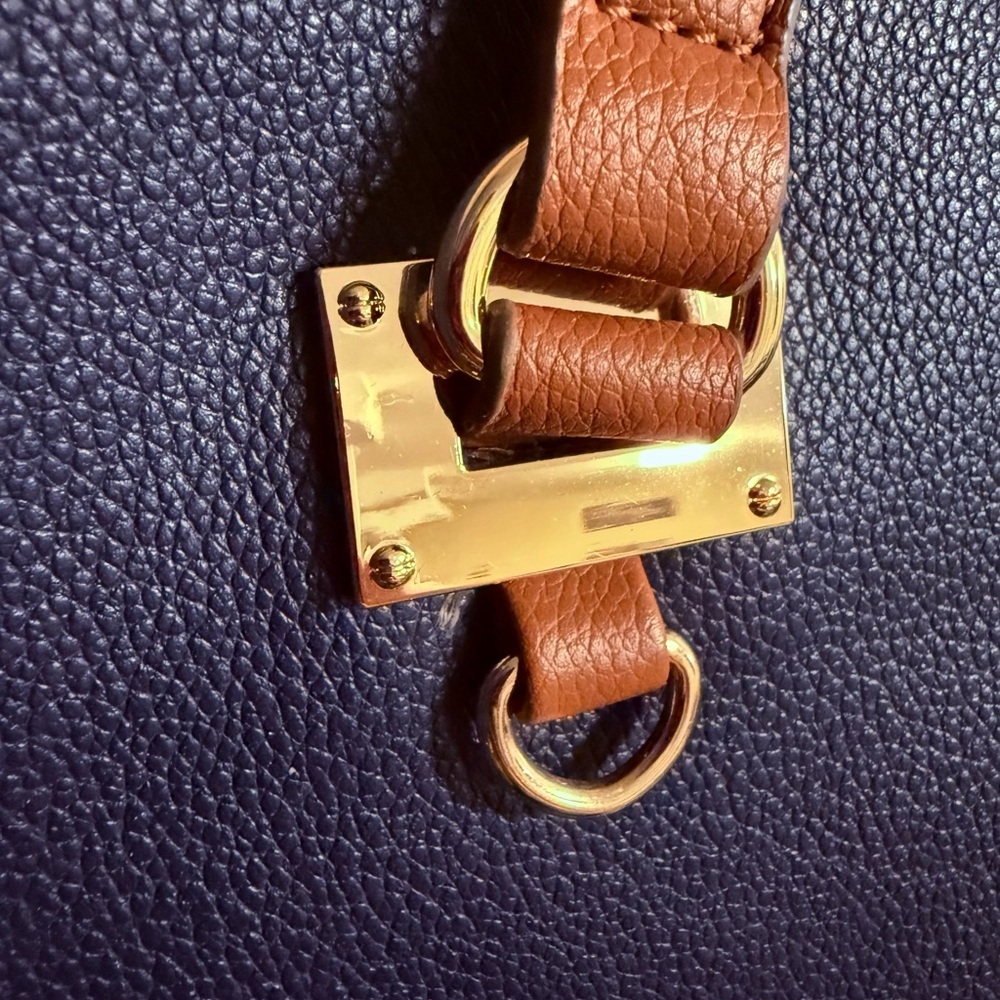Anne Klein Navy and Brown Zippered Purse - Picture 2 of 11